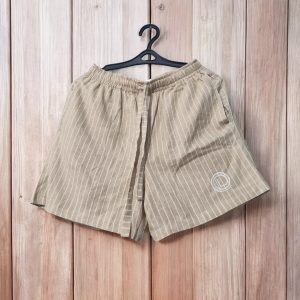 Plain cotton relaxed shorts with a comfortable fit