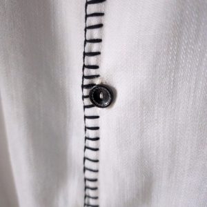 Crafted with soul in Sri Lanka. 🇱🇰 The Museo Heritage Shirt isn't just clothing; it's a feeling. Cut from pure linen in an oversized fit that lets the air—and the culture—flow freely. Available in sizes XS to 4XL.