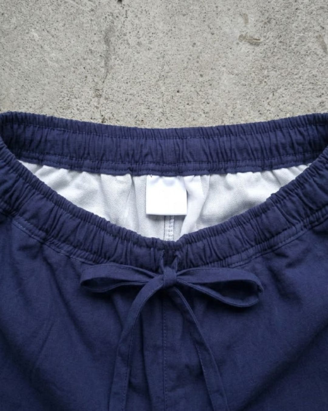 Lans Oversized Men's Long Pant - Dark Blue (XS–4XL) The Lans Oversized Dark Blue Long Pant is a confident expression of relaxed tailoring — clean in construction, generous in proportion, and grounded in deep tonal character.