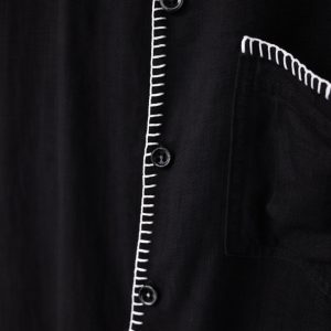 Crafted with soul in Sri Lanka. 🇱🇰 The Museo Heritage Shirt isn't just clothing; it's a feeling. Cut from pure linen in an oversized fit that lets the air—and the culture—flow freely. Available in sizes XS to 4XL.