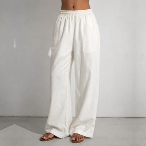 A women’s oversized off-white long pant